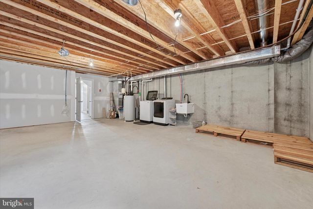 215 KENNEDY DR, Coatesville, PA 19320