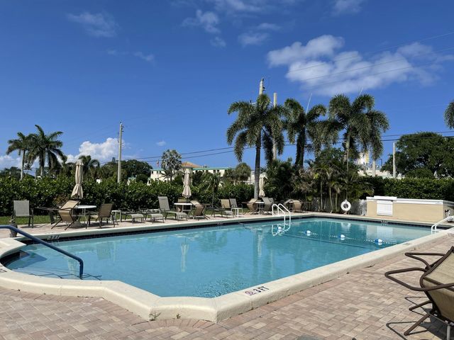 320 North Boulevard 1b, Boynton Beach, FL 33435