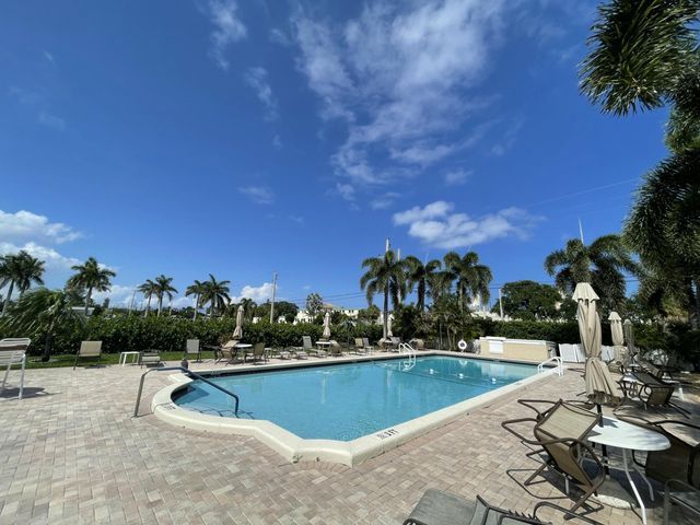 320 North Boulevard 1b, Boynton Beach, FL 33435