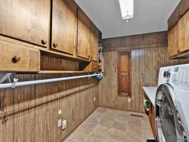 316 Christopher Drive, Athens, AL 35611