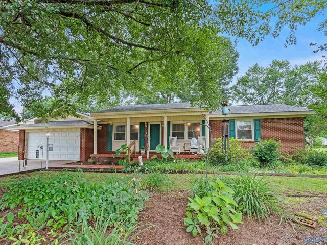 316 Christopher Drive, Athens, AL 35611