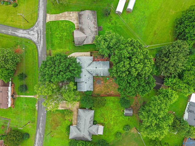 316 Christopher Drive, Athens, AL 35611