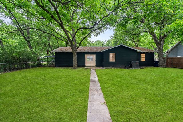 110 Hackberry Street, Lancaster, TX 75146