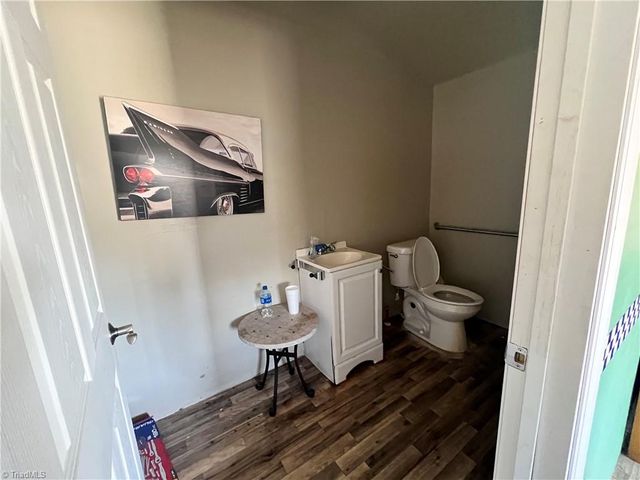 372 E Dalton Road, King, NC 27021
