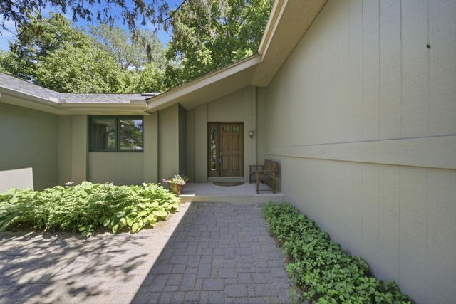 3610 Evergreen Lane N, Plymouth, MN 55441