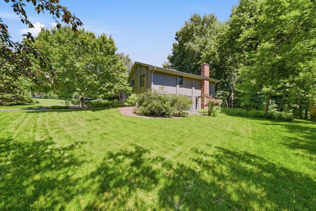 3610 Evergreen Lane N, Plymouth, MN 55441