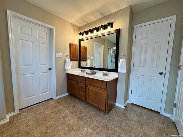 241 EAGLE FLIGHT, Cibolo, TX 78108
