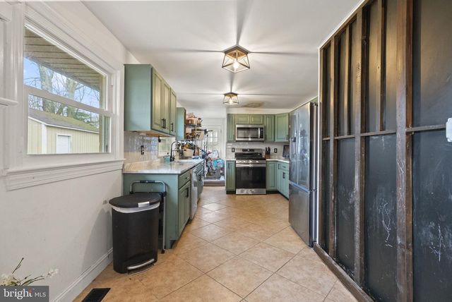 2246 AUBURN AVE, Atco, NJ 08004