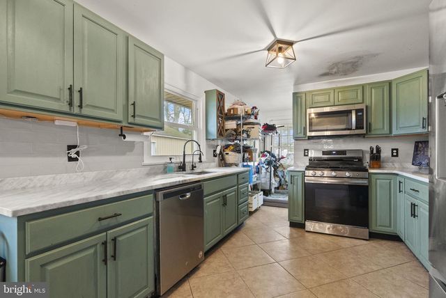 2246 AUBURN AVE, Atco, NJ 08004