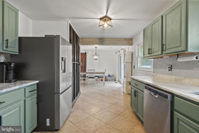 2246 AUBURN AVE, Atco, NJ 08004
