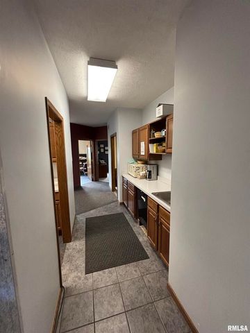 2444 E KIMBERLY Road, Davenport, IA 52807