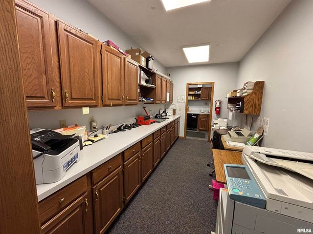 2444 E KIMBERLY Road, Davenport, IA 52807