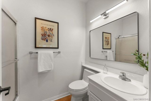 2250 Camino de la Reina 202, San Diego, CA 92108