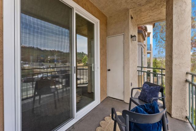 2250 Camino de la Reina 202, San Diego, CA 92108