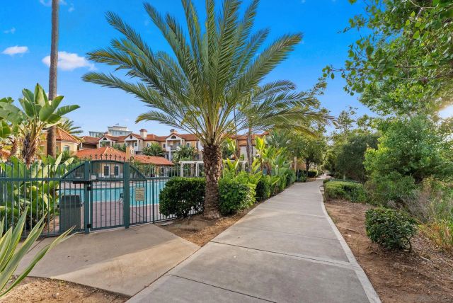 2250 Camino de la Reina 202, San Diego, CA 92108