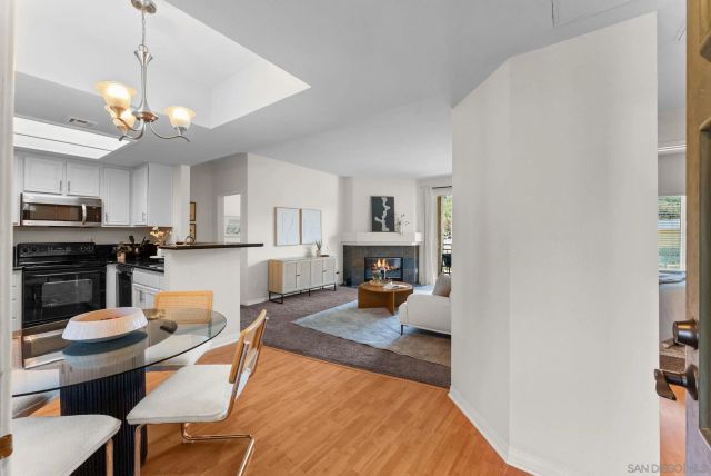 2250 Camino de la Reina 202, San Diego, CA 92108