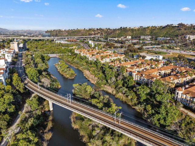 2250 Camino de la Reina 202, San Diego, CA 92108