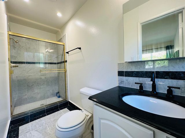 25132 Del Mar Avenue, Hayward, CA 94542