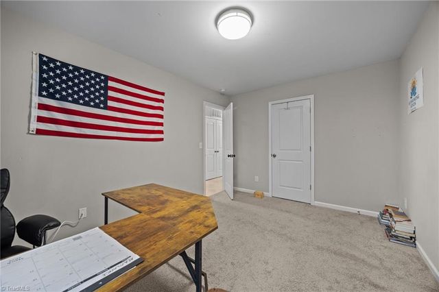 865 Winterside Lane, Winston-salem, NC 27107