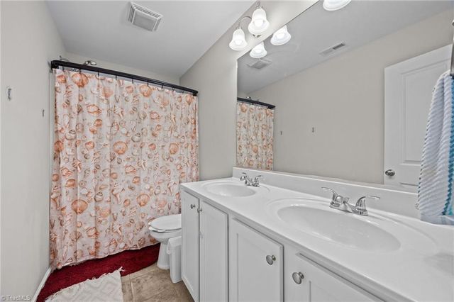 865 Winterside Lane, Winston-salem, NC 27107