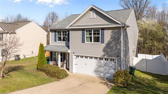 865 Winterside Lane, Winston-salem, NC 27107