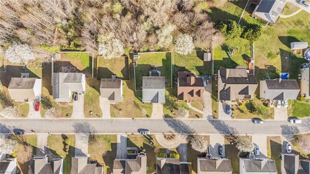 865 Winterside Lane, Winston-salem, NC 27107