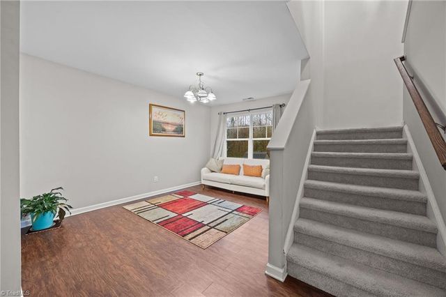 865 Winterside Lane, Winston-salem, NC 27107