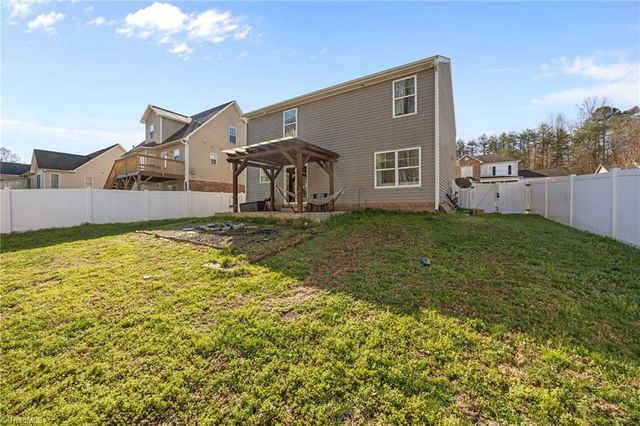 865 Winterside Lane, Winston-salem, NC 27107