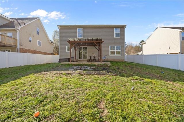 865 Winterside Lane, Winston-salem, NC 27107