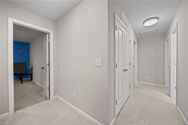 865 Winterside Lane, Winston-salem, NC 27107