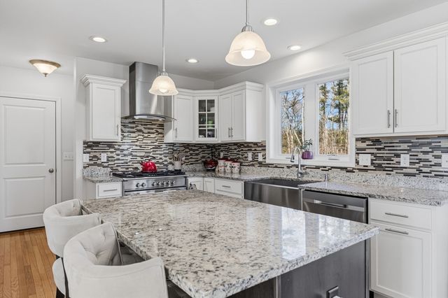 162 Bayberry Rd, Raynham, MA 02767