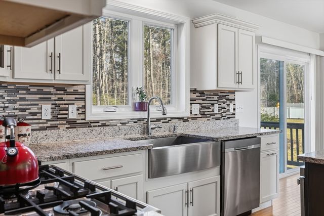 162 Bayberry Rd, Raynham, MA 02767