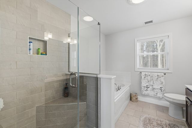 162 Bayberry Rd, Raynham, MA 02767