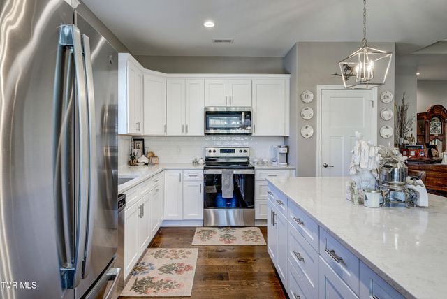 702 Hunts Terrace Drive, Kingsport, TN 37663