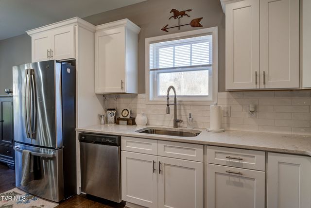 702 Hunts Terrace Drive, Kingsport, TN 37663