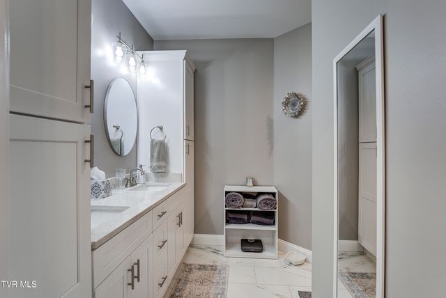 702 Hunts Terrace Drive, Kingsport, TN 37663