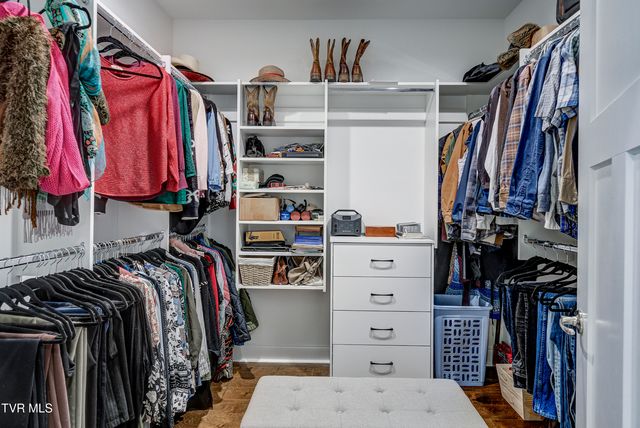 702 Hunts Terrace Drive, Kingsport, TN 37663