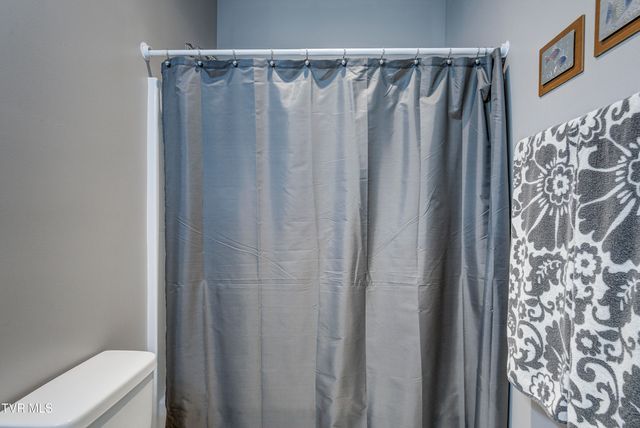 702 Hunts Terrace Drive, Kingsport, TN 37663