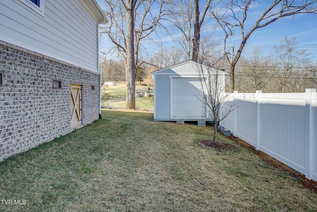 702 Hunts Terrace Drive, Kingsport, TN 37663