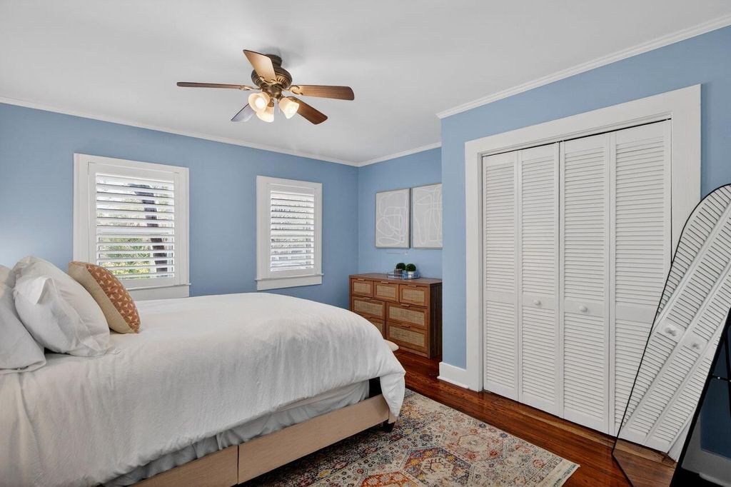 Image 17 of property listing at 435 Race Street, Charleston, SC 29403