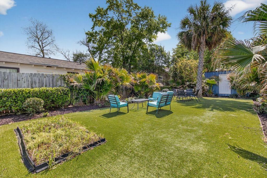 Image 21 of property listing at 435 Race Street, Charleston, SC 29403
