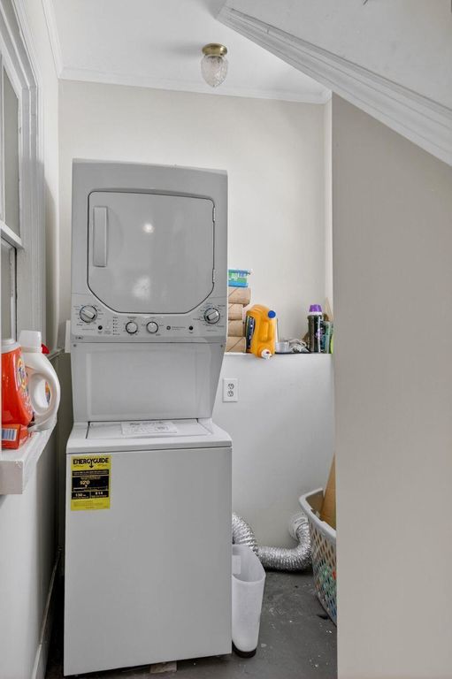 Image 25 of property listing at 435 Race Street, Charleston, SC 29403