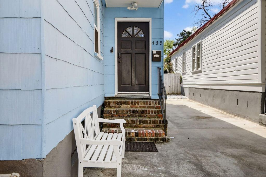 Image 3 of property listing at 435 Race Street, Charleston, SC 29403