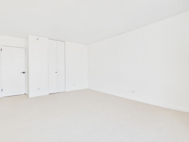 10 E ONTARIO Street 4205, Chicago, IL 60611