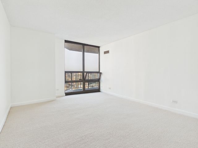 10 E ONTARIO Street 4205, Chicago, IL 60611