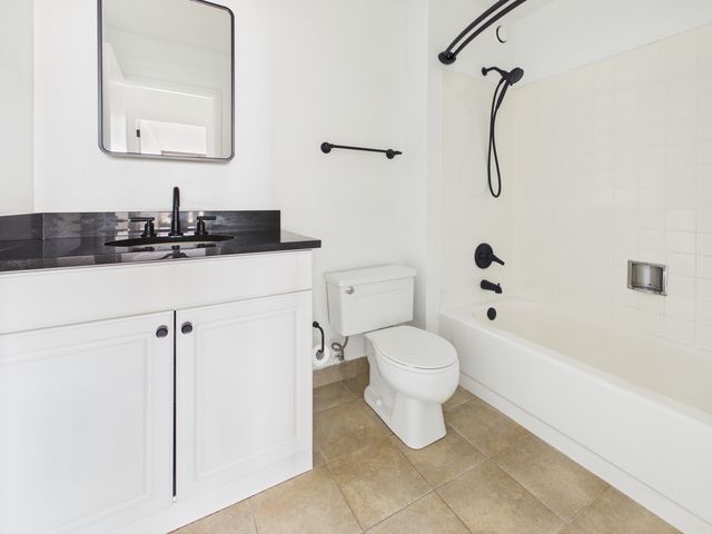 10 E ONTARIO Street 4205, Chicago, IL 60611