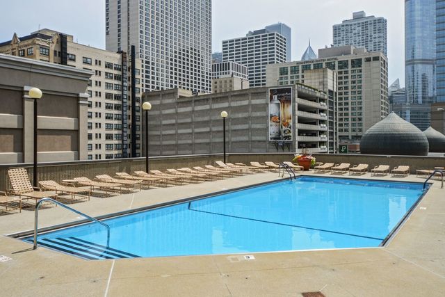 10 E ONTARIO Street 4205, Chicago, IL 60611