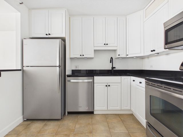 10 E ONTARIO Street 4205, Chicago, IL 60611