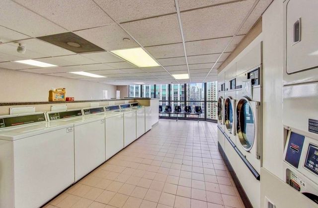 10 E ONTARIO Street 4205, Chicago, IL 60611