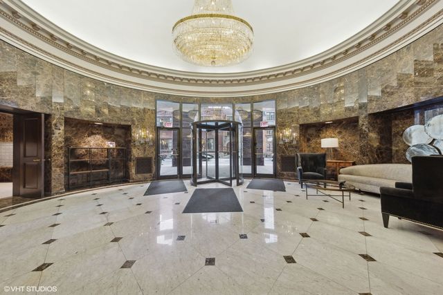 10 E ONTARIO Street 4205, Chicago, IL 60611